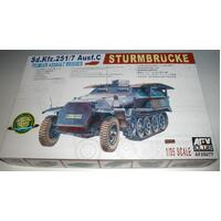 AFV Club 1/35 German Sd.Kfz.25 Ausf.C Half-Track Plastic Model Kit [AF35077]