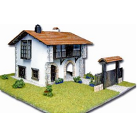 Artesania 1/72 Casa Com Illas Wooden Model [30611]