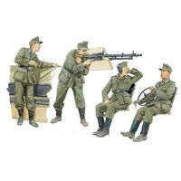 Dragon 1/35 German Halftrack Crewman Plastic Model Kit [6193]