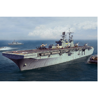 HobbyBoss 1/700 Bataan LHD-5 Plastic Model Kit [83406]