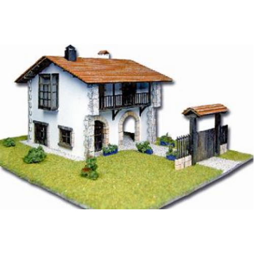 Artesania 1/72 Casa Com Illas Wooden Model [30611]