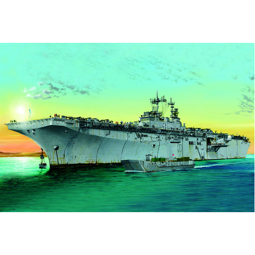 HobbyBoss 1/700 Kearsarge LHD-3 Plastic Model Kit [83404]