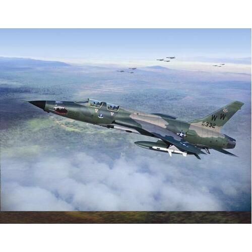 Trumpeter 1/72 F-105G Thunderchief "Wild Weasel" Plastic Model Kit